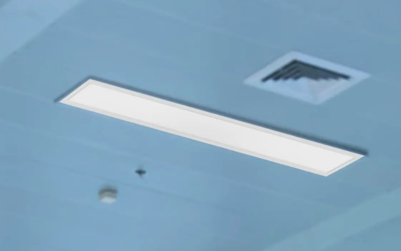 Spitzer Lighting. LAS. Architectural Surface Linear LED Luminaire.